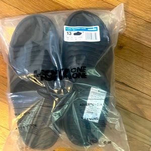 Mens Ora recovery slide. Size 13. New still in plastic.